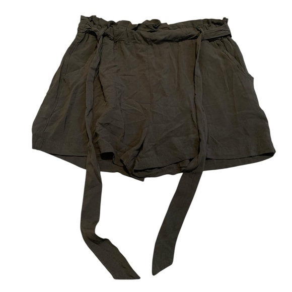 💜 ARDENE M/M Basic Collection Olive Green Paperbag Waist Tie-Front Shorts - Picture 1 of 6
